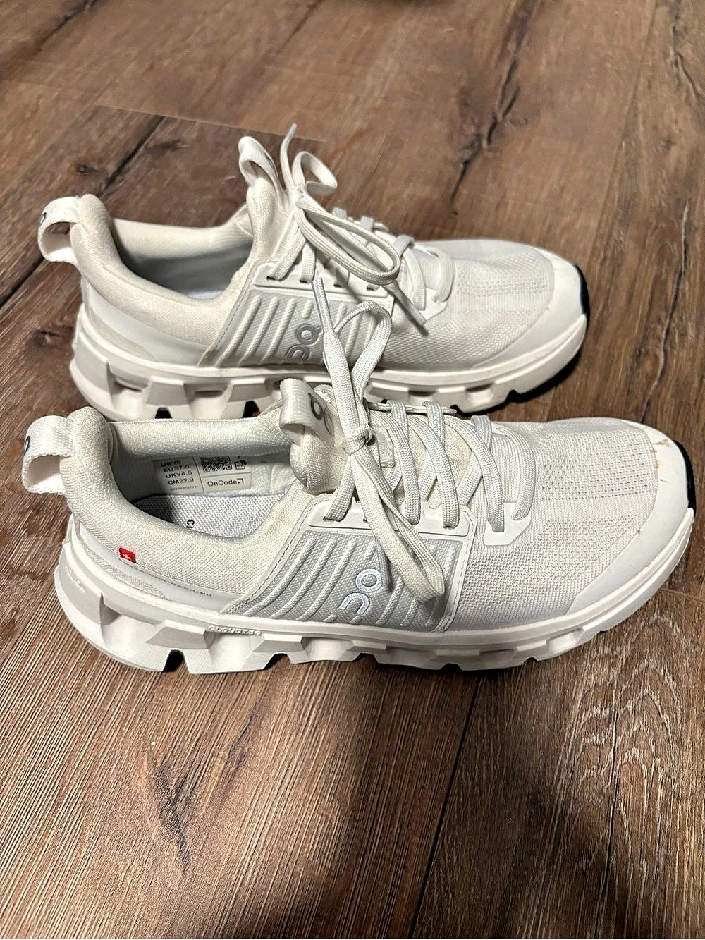 On Cloud 5 Women's Athletic Shoes White US Youth Size 5
